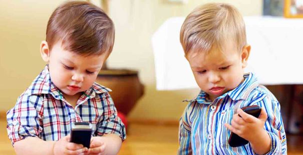 le smartphone chez les jeunes enfants